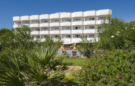 Luxury Playa den Bossa Ibiza Modern Studio Apartment PLAYA DEN BOSSA IBAPPRE Overview2 1 - LeibTour: TOP aparthotels in Ibiza