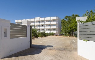 Luxury Playa den Bossa Ibiza Modern Studio Apartment PLAYA DEN BOSSA IBAPPRE Parking Entrance 1 - LeibTour: TOP aparthotels in Ibiza