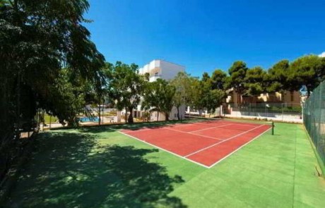 Luxury Playa den Bossa Ibiza Modern Studio Apartment PLAYA DEN BOSSA IBAPPRE Tennis Court 1 - LeibTour: TOP aparthotels in Ibiza