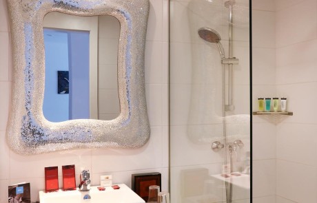 Luxury Pool SPA Gym Apartments AXBEASA Bathroom 1 7 - LeibTour: TOP aparthotels in Ibiza