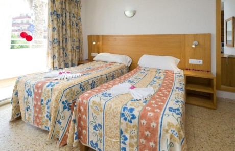 Nice Cozy Apartment with Pool PLAYA DEN BOSSA VICEGRELI Bedroom 10 - LeibTour: TOP aparthotels in Ibiza