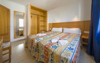 Nice Cozy Apartment with Pool PLAYA DEN BOSSA VICEGRELI Bedroom 3 1 - LeibTour: TOP aparthotels in Ibiza