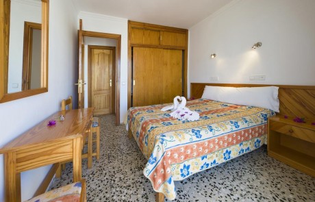 Nice Cozy Apartment with Pool PLAYA DEN BOSSA VICEGRELI Bedroom 5 - LeibTour: TOP aparthotels in Ibiza