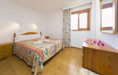 Nice Cozy Apartment with Pool PLAYA DEN BOSSA VICEGRELI Bedroom 7 - LeibTour: TOP aparthotels in Ibiza