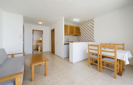 Nice Cozy Apartment with Pool PLAYA DEN BOSSA VICEGRELI Living 5 - LeibTour: TOP aparthotels in Ibiza