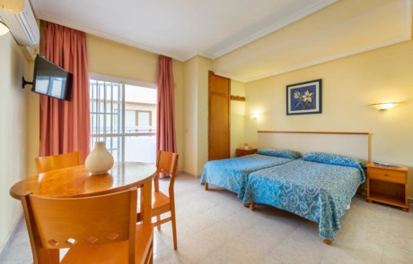 Nice apartment Ibiza city center close to the beach LUMAIBZ Bedroom - LeibTour: TOP aparthotels in Ibiza