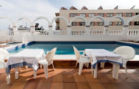 Nice apartment Ibiza city center close to the beach LUMAIBZ Swimming pool - LeibTour: TOP aparthotels in Ibiza