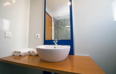 Nice apartment city downtown with pool SAN ANTONIO BLAPFESA Bathroom 2 - LeibTour: TOP aparthotels in Ibiza