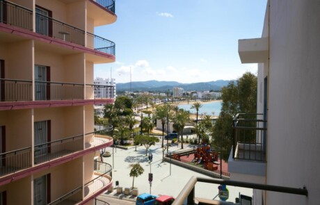 Nice apartment city downtown with pool SAN ANTONIO BLAPFESA View 3 1 - LeibTour: TOP aparthotels in Ibiza