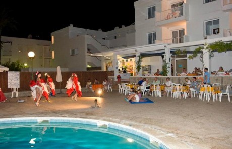 PCLLCLO entertainment 2 - LeibTour: TOP aparthotels in Ibiza