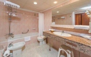 PLAYAJAS - LeibTour: TOP aparthotels in Ibiza