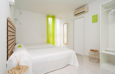 PMSTSAN 2 - LeibTour: TOP aparthotels in Ibiza