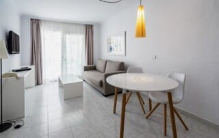 SEDUQPL 10 - LeibTour: TOP aparthotels in Ibiza