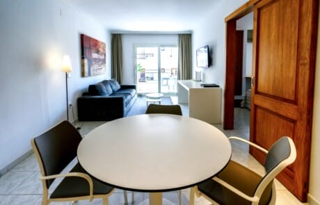 SEDUQPL 31 - LeibTour: TOP aparthotels in Ibiza