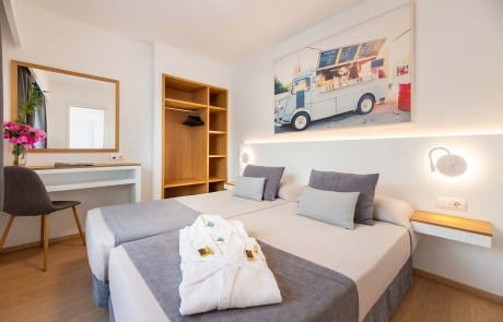 SLVNTIBZ PS2 5 1 - LeibTour: TOP aparthotels in Ibiza