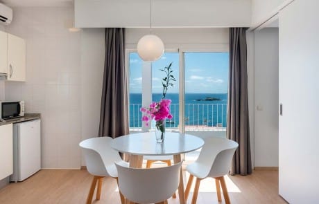 SLVNTIBZ SS2 2 - LeibTour: TOP aparthotels in Ibiza