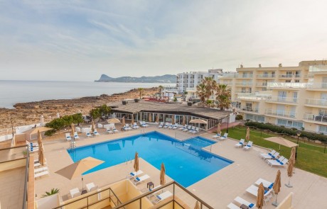 Spacious apartment with pool perfect for large groups MARPALSA Overview - LeibTour: TOP aparthotels in Ibiza