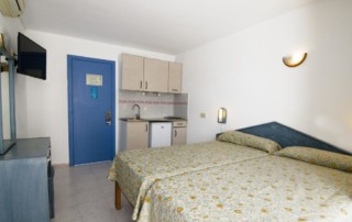 Studio apartment with pool close to the beach CECIAPSA Studio apartment - LeibTour: TOP aparthotels in Ibiza