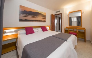 Stunning Apartment Playa den Bossa sea view PlayaJaS 4 - LeibTour: TOP aparthotels in Ibiza