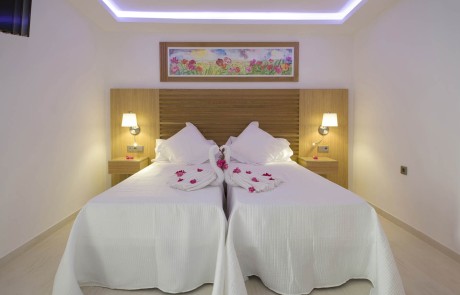 Stunning apartment with pool BONMYBOS Bedroom2 1 - LeibTour: TOP aparthotels in Ibiza