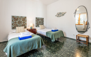 VIL CSJSA 26 Twin Bedroom Mirror - LeibTour: TOP aparthotels in Ibiza