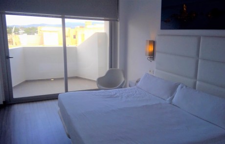 WIN 20200812 18 46 48 Pro - LeibTour: TOP aparthotels in Ibiza