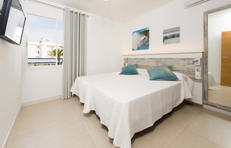 Water park pool apartment on the beach SAN ANTONIO BAY PLBESAN Bedroom 2 - LeibTour: TOP aparthotels in Ibiza