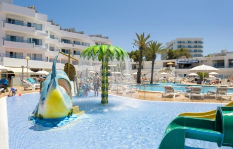 Water park pool apartment on the beach SAN ANTONIO BAY PLBESAN Pool 2 - LeibTour: TOP aparthotels in Ibiza