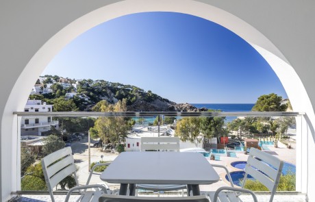 apartamento 3 dormitorios con vistas al mar calvadap 4 1 - LeibTour: TOP aparthotels in Ibiza