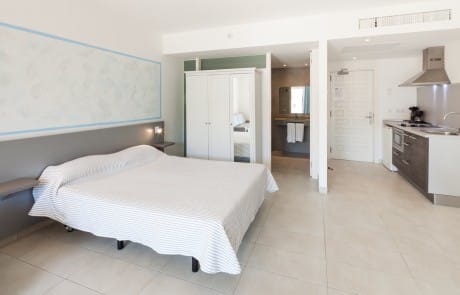 superior studio CALVADAP 5 2 - LeibTour: TOP aparthotels in Ibiza
