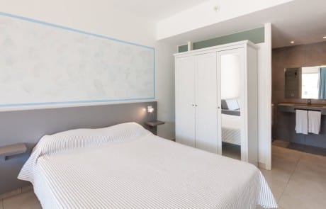 superior studio CALVADAP 6 - LeibTour: TOP aparthotels in Ibiza