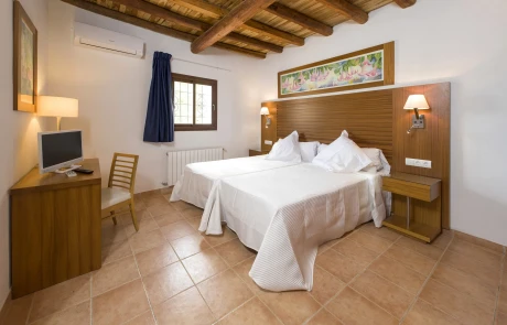 villa for 8 people bedroom2 VIL CNCMA villavicen20 - LeibTour: TOP aparthotels in Ibiza